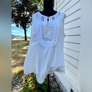 ✨Sold✨White 2-piece 1X Top